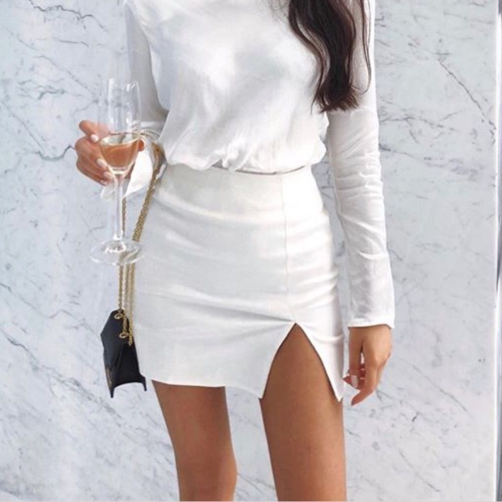 VERGE GIRL White Skirt - Slit Mini - Linen